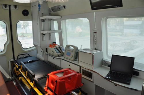 高碑店市救护车内部